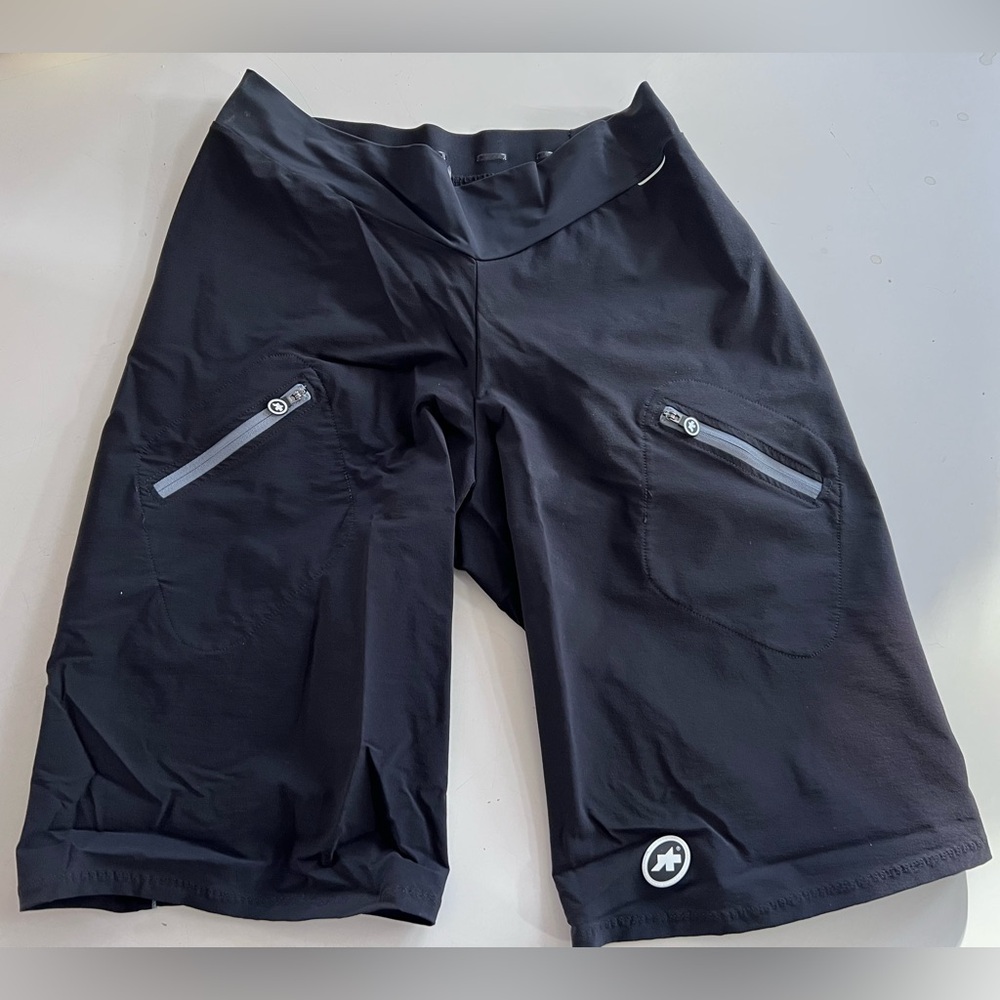 Assos MTB shorts, L